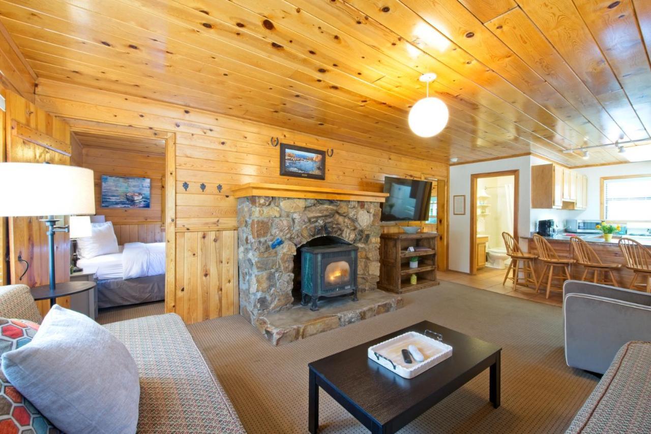 Sitzmark Sports Lodge Ред Ривър Екстериор снимка