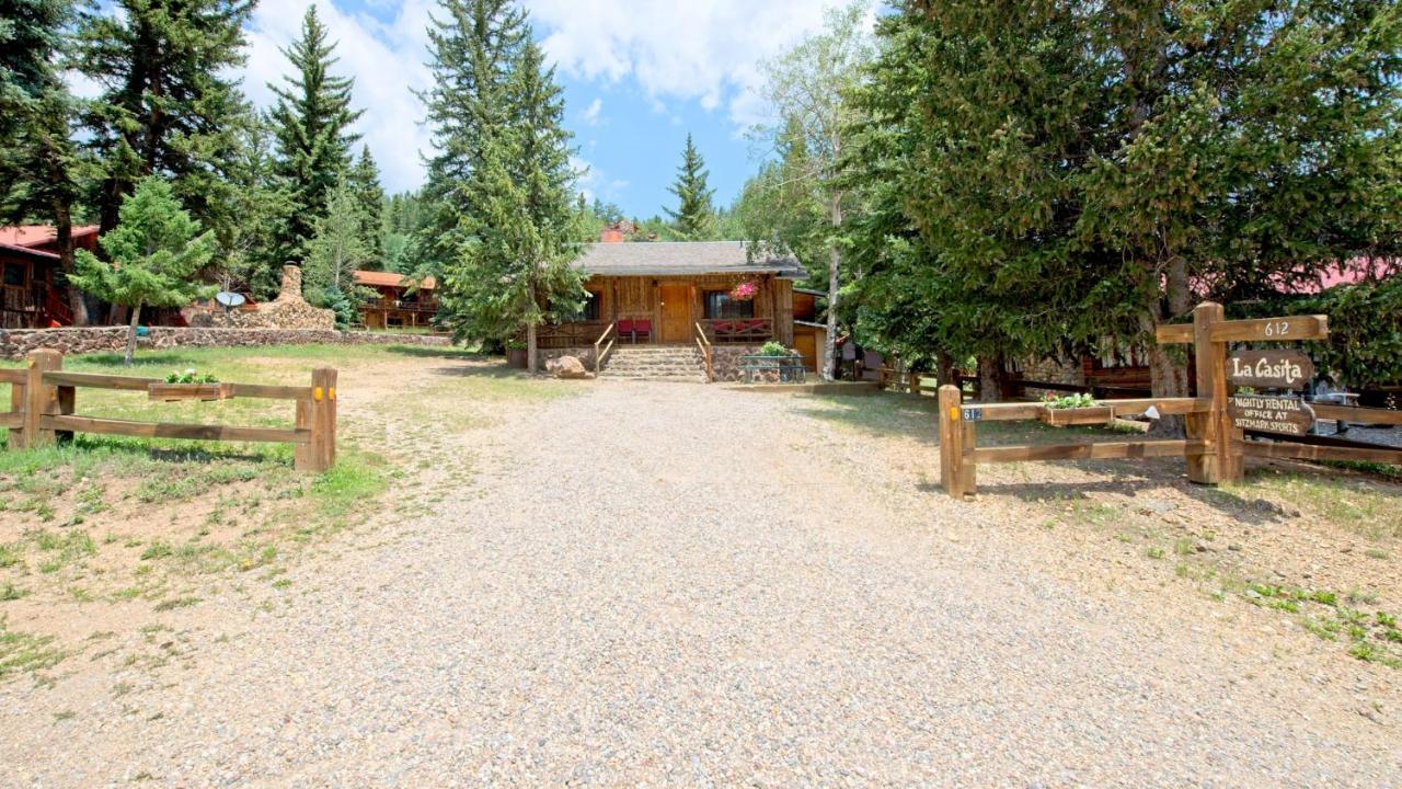 Sitzmark Sports Lodge Ред Ривър Екстериор снимка