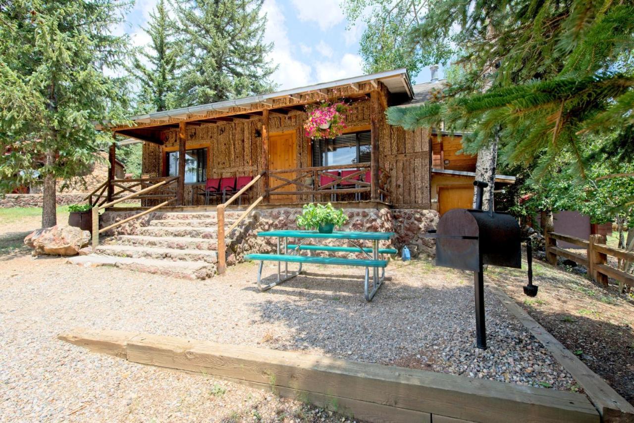 Sitzmark Sports Lodge Ред Ривър Екстериор снимка